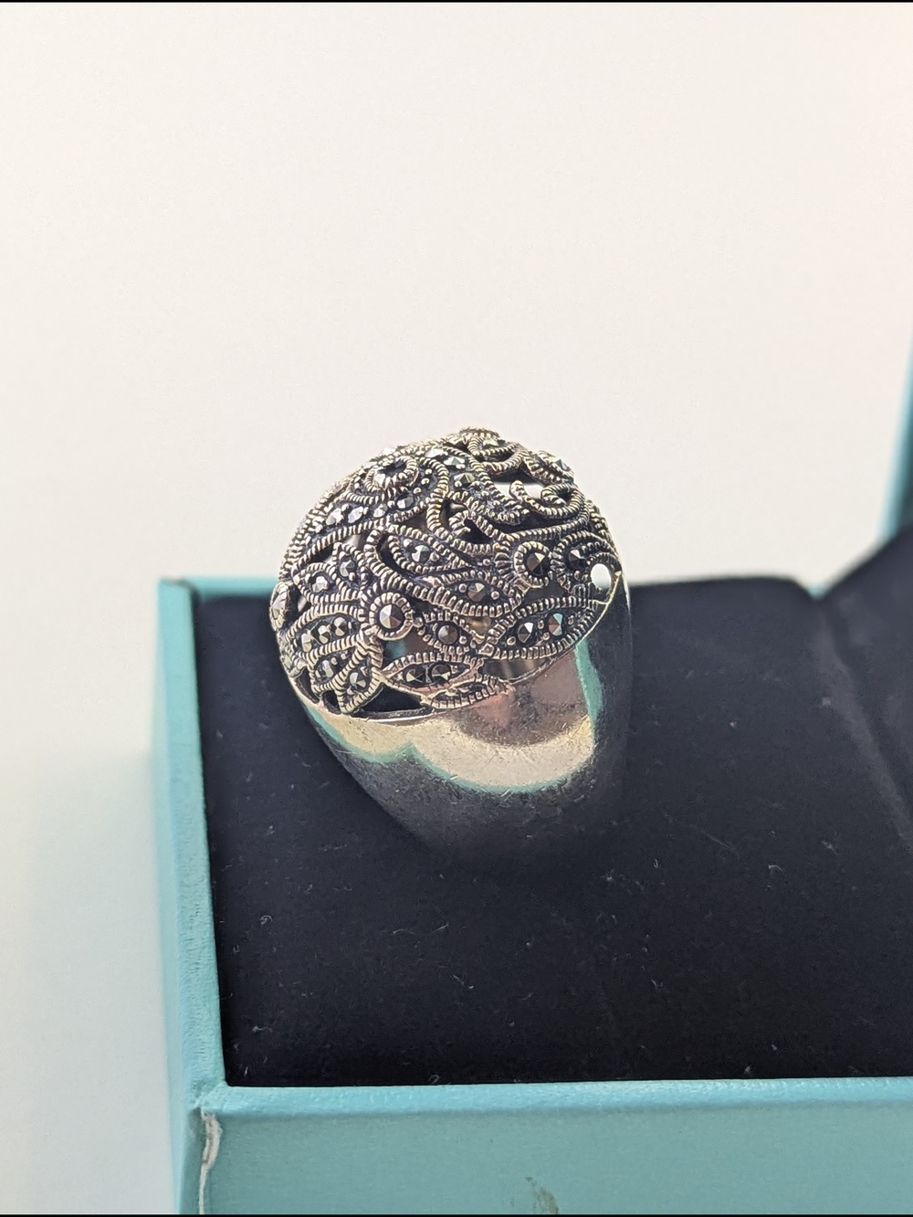 ✨ Vintage Sterling Silver Marcasite Dome Ring ✨ - Picture 3 of 6